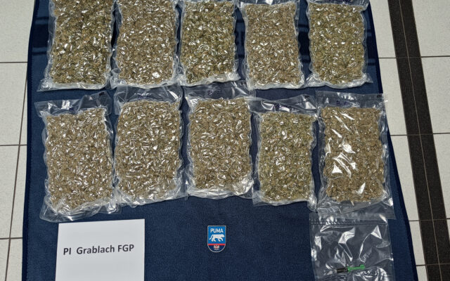 Dro­gen-Schmugg­ler wäh­rend Poli­zei-Kon­trol­le geflüch­tet