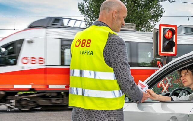 “Mehr Sicher­heit an Eisen­bahn-Kreu­zun­gen”