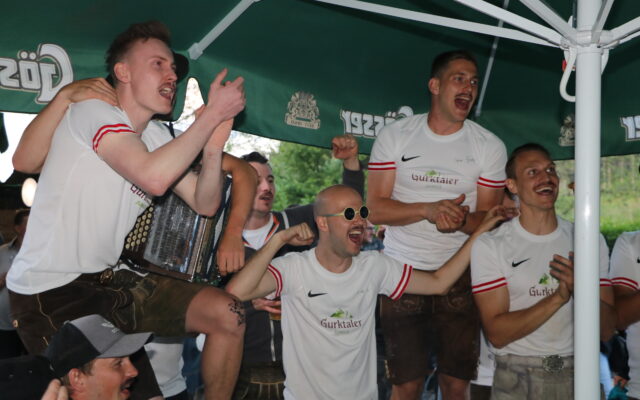 Gau­di und Musik beim „Hin­ti“