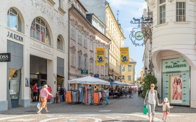 Sagen­haf­ter Som­mer­schluss­ver­kauf in Kla­gen­furt