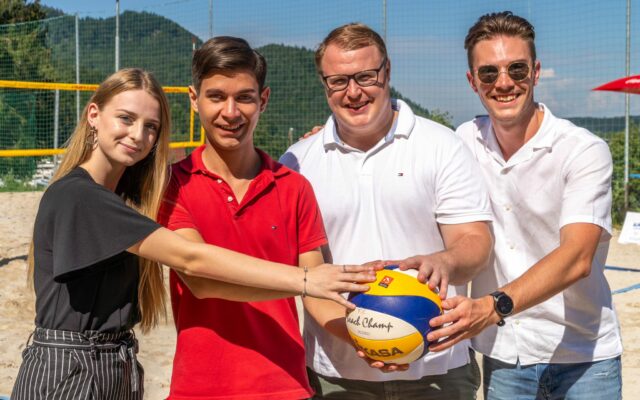 Span­nen­des Beach­vol­ley­ball-Tur­nier der SJG am Klo­pei­ner See