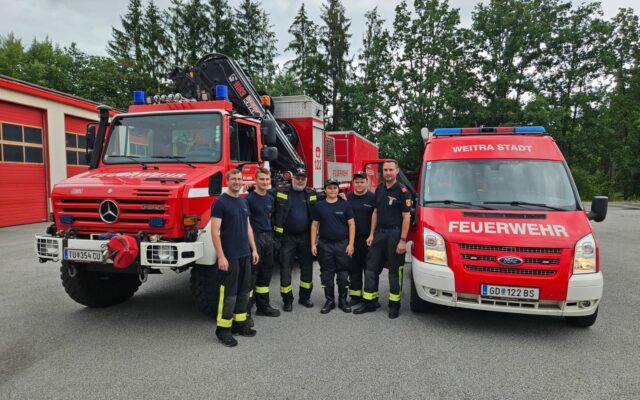 Auch Kame­ra­den aus Nie­der­ös­ter­reich hel­fen Kärn­ten