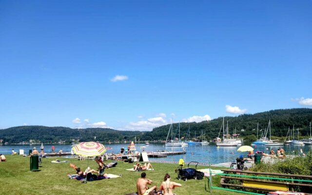 Kla­gen­fur­ter Strand­bad öff­net wie­der sei­ne Pfor­ten