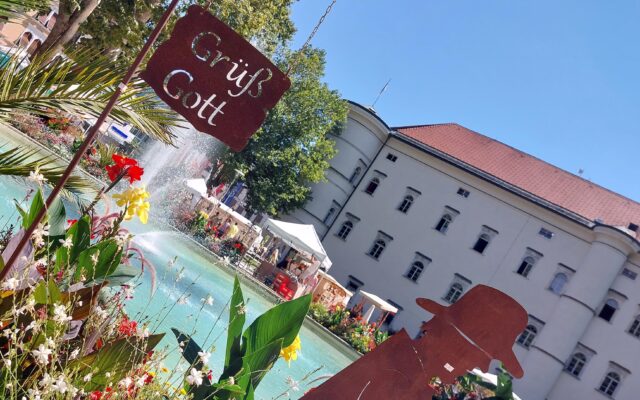 Töp­fer- und Hand­werks­markt lockt nach Spit­tal