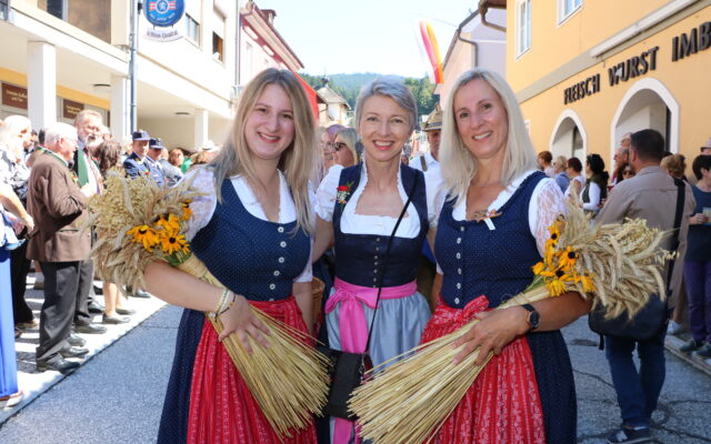 “G’schirr & G’scherr” in Blei­burg