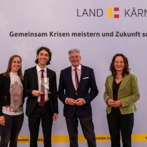 Land ehrte ausgezeichnete Maturanten