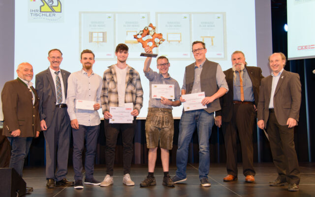 Lehr­lin­ge über­zeug­ten beim Tisch­ler­tag
