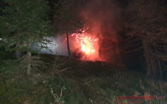 Alm­hüt­te am Rot­ten­stein brann­te voll­stän­dig ab