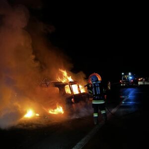 PKW fing auf A10-Tauernautobahn Feuer
