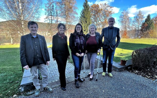 Fort­bil­dungs­tag zu „Gefah­ren im Inter­net“