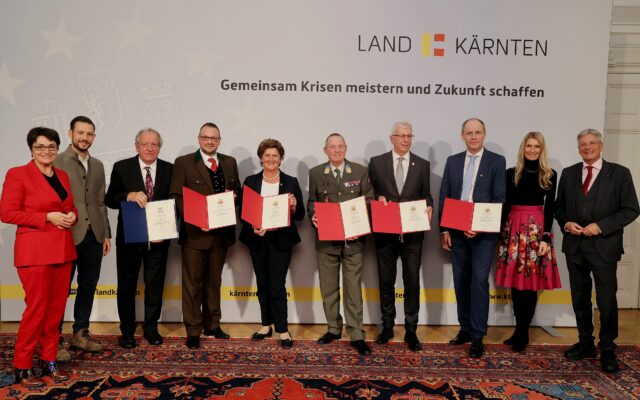 Land Kärn­ten zeich­net ver­dienst­vol­le Men­schen aus