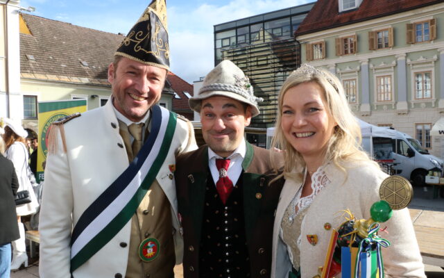 Jetzt haben die Nar­ren das Sagen