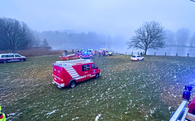 Eis gebro­chen: Frau (65) aus Diet­rich­stei­ner See geret­tet
