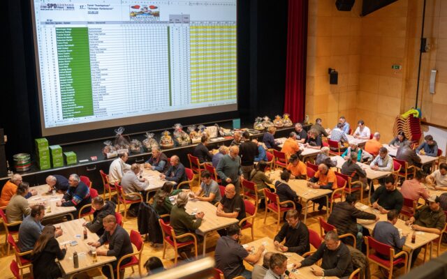 Spannendes Preisschnaps-Turnier in Bleiburg