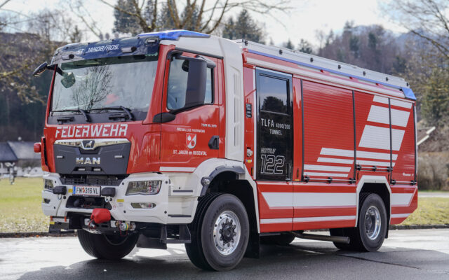 Neu­er Tank­lösch­wa­gen in St. Jakob im Ein­satz