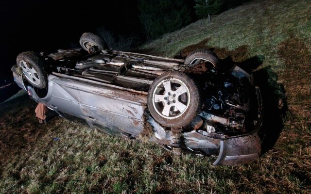 Alko­ho­li­siert: 25-Jäh­ri­ge über­schlug sich mit Auto