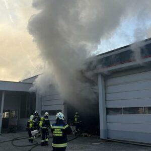 Zwei Brände forderten Klagenfurter Einsatzkräfte