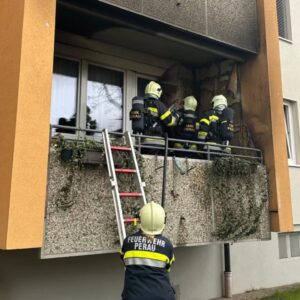 Balkonbrand: Passanten verhinderten Schlimmeres