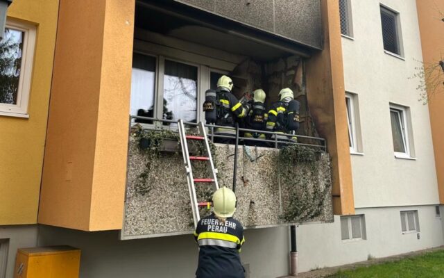 Balkonbrand: Passanten verhinderten Schlimmeres