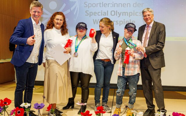 Erfolg­rei­che Spe­cial-Olym­pics Sport­ler emp­fan­gen
