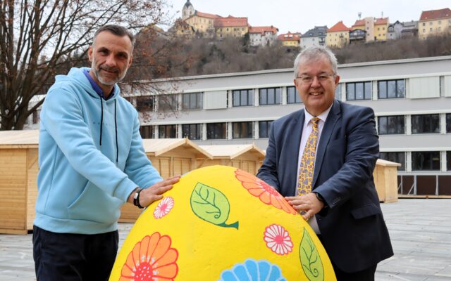 Alt­ho­fe­ner Oster­markt lockt in den Stadt­park