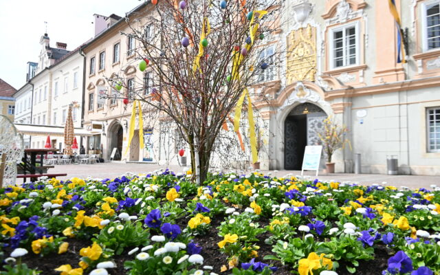 Oster­krä­mer-Markt in St. Veit