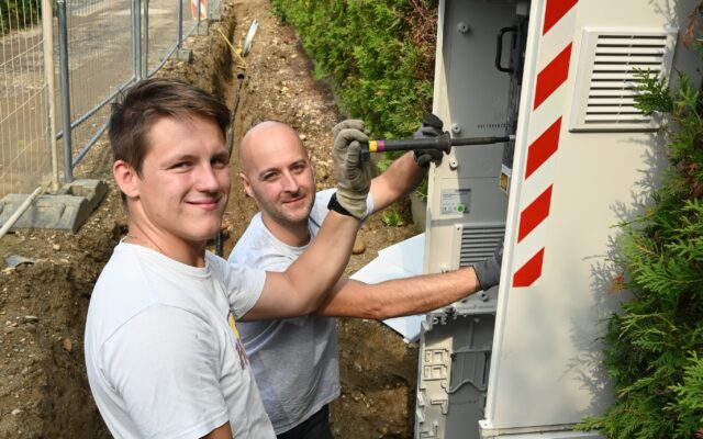 Elek­tri­ker bei den Stadt­wer­ken: “Ein Job mit Viel­falt”