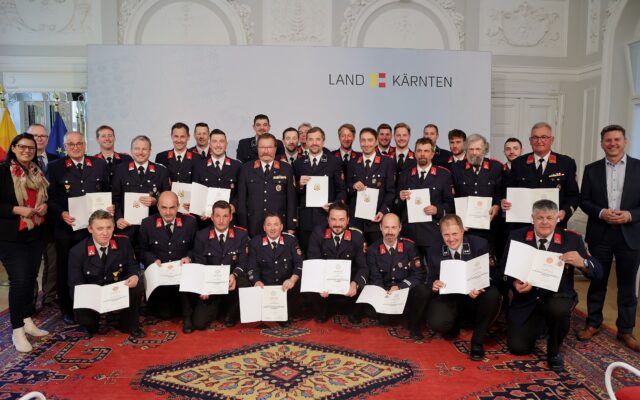 Kärnt­ner Feu­er­wehr­leu­te wur­den aus­ge­zeich­net!