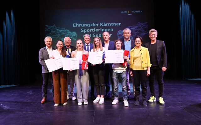 Erfolg­rei­che Sport­le­rin­nen und Sport­ler geehrt