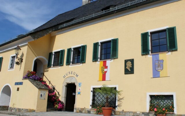 Sai­son­start im Auer von Wels­bach-Muse­um