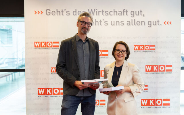Buch­han­del steht mit dem Rücken zur Wand