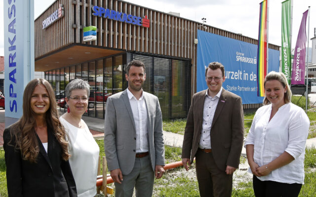 Spar­kas­se Ebern­dorf: Con­tai­ner gehö­ren der Geschich­te an!