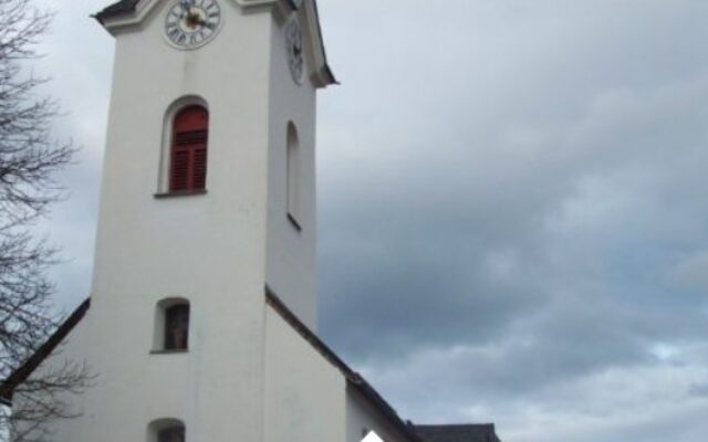 Pries­ter­ver­set­zun­gen sor­gen für Fas­sungs­lo­sig­keit