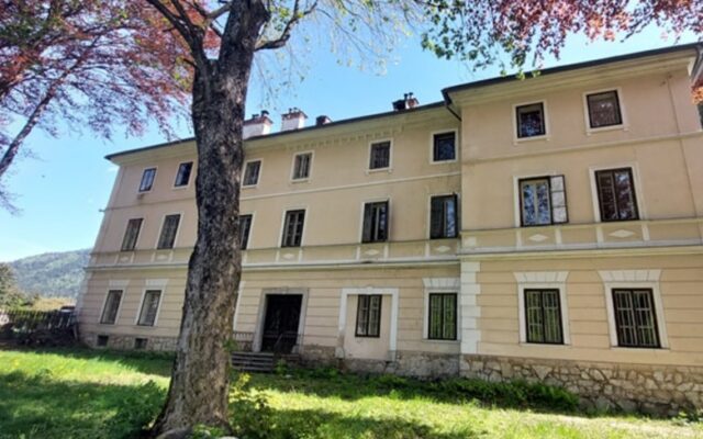 Begeg­nung im Schloss Tref­fen