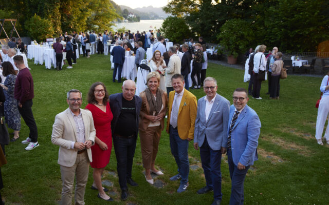 Fest­li­cher Emp­fang in Maria Loret­to