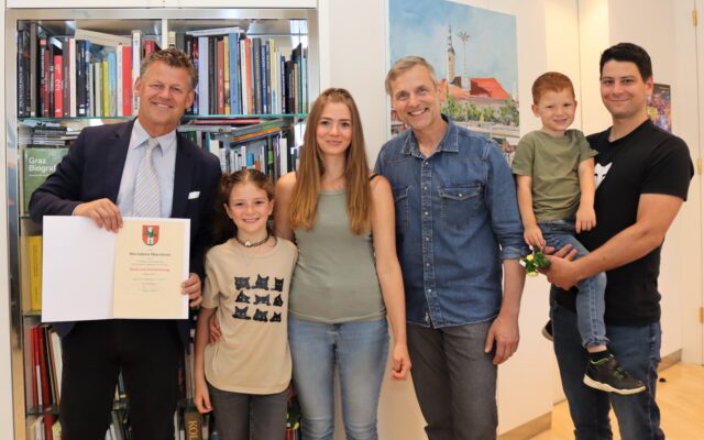 Acht­jäh­ri­ge für Tier­schutz geehrt