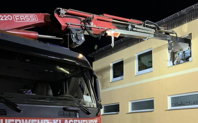 Belastender Einsatz: Verstorbenen aus Wohnung geborgen