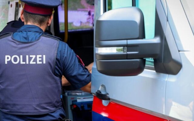 Freund mit dem Umbrin­gen bedroht