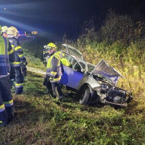 Vier Jugendliche nach Autoüberschlag verletzt