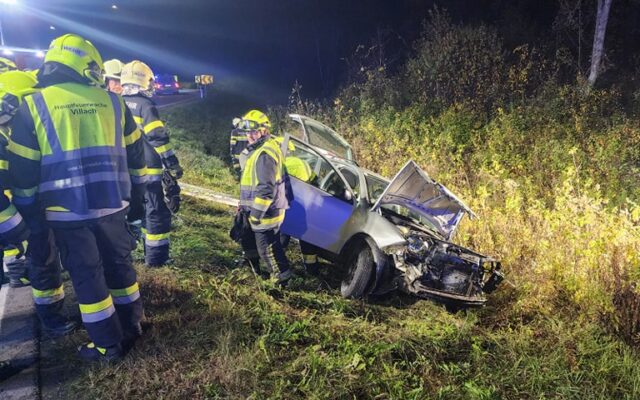Vier Jugendliche nach Autoüberschlag verletzt