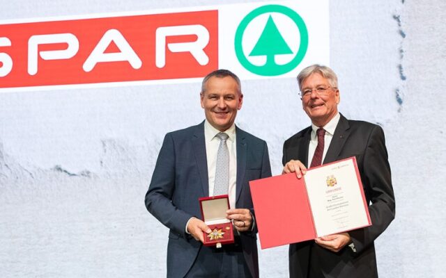 Aus­zeich­nung für Paul Bacher