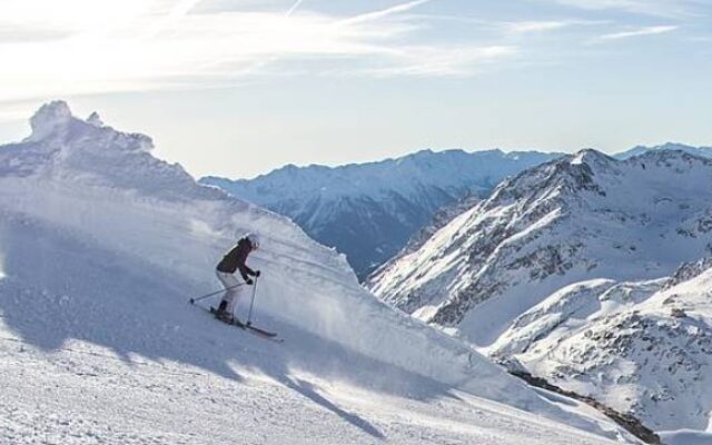 Flucht nach schwe­rer Kol­lis­si­on auf der Ski­pis­te