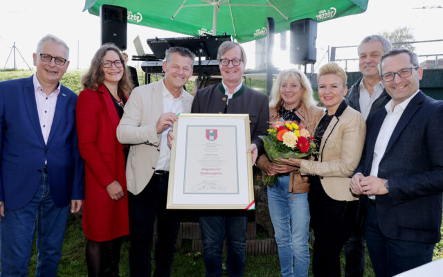 Buf­fet Jesen­ko erhielt das Kla­gen­fur­ter Stadt­wap­pen