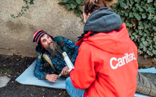 Das Cari­tas-Käl­te­te­le­fon hat Hoch­sai­son