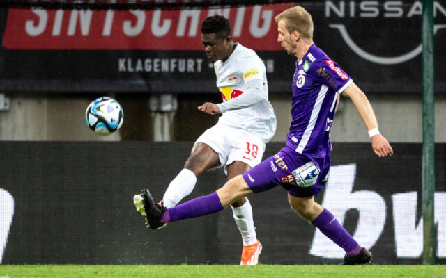 Vio­let­te for­dern die „Roten Bul­len“