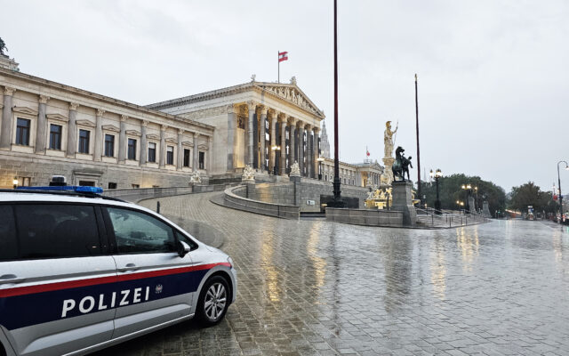 Van der Bel­len beauf­tragt Kickl