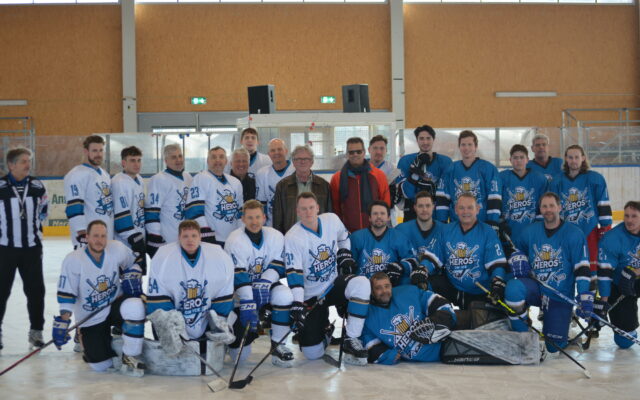 Bene­fiz-Eis­ho­ckey-Spiel in der Event­hal­le