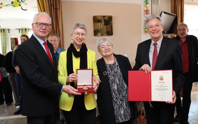 Auszeichnung für Helga Duffek-Kopper