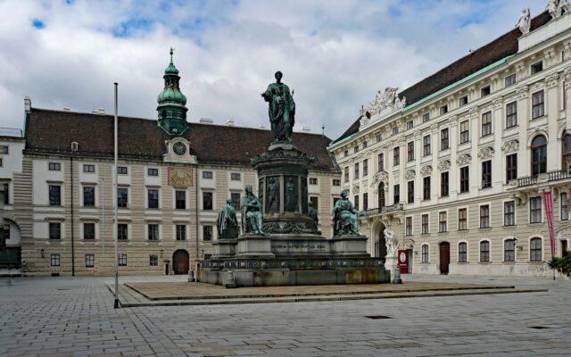 Kri­sen­mo­dus in der Hof­burg