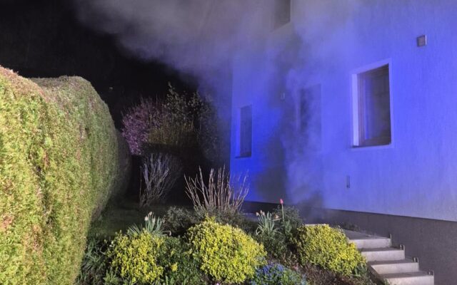 Feuerwehren bekämpften Brand in Keller